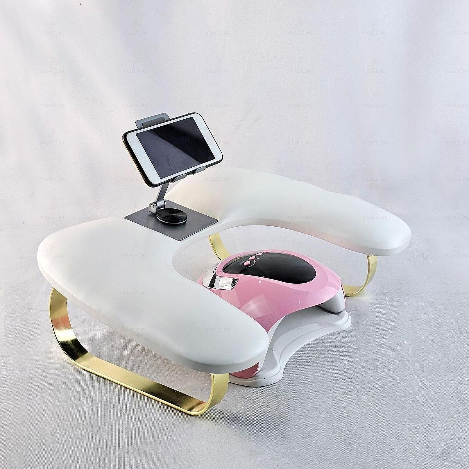 وسادة فن الأظافر مع حامل هاتف  - مراجعة Tech Accessories Holder وسعره