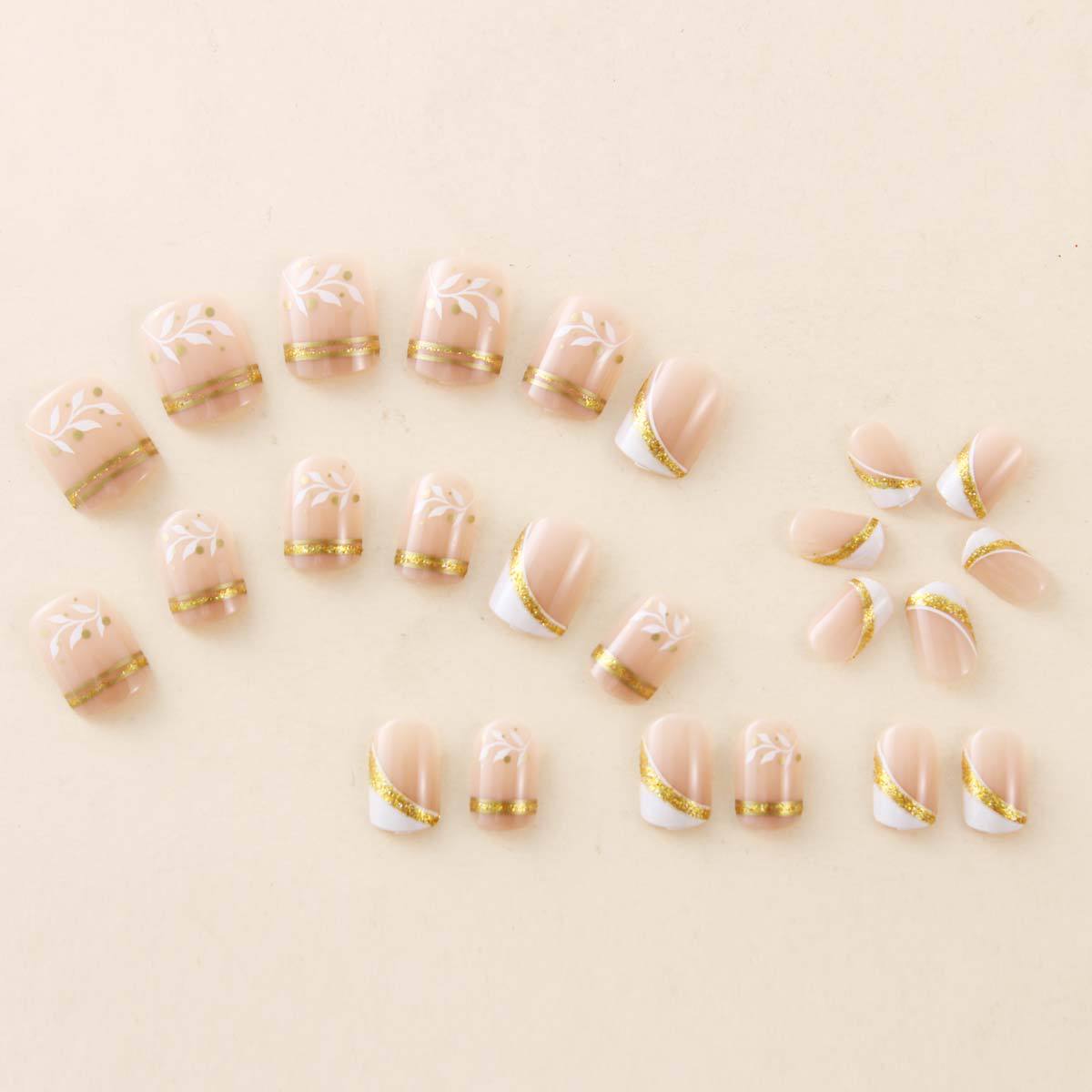 أظافر صناعية قصيرة مربعة بلون  - مراجعة Nail Tech Accessories وسعره